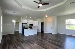 1060 S Capri Ct, Labelle, FL 33935 - Photo 10