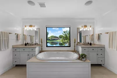 14940 Egan Ln, Miami Lakes, FL 33014 - Photo 68