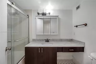 2750 NE 183rd St, Aventura, FL 33160 - Photo 14