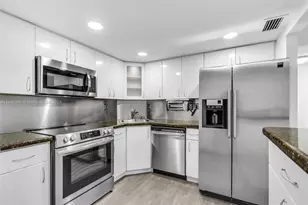 2333 Brickell Ave, Miami, FL 33129 - Photo 10