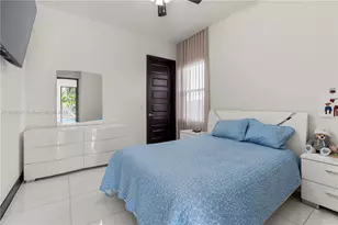 8975 NW 161st Terrace, Miami Lakes, FL 33018 - Photo 20