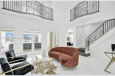 929 N Southlake Dr, Hollywood, FL 33019 - Photo 32