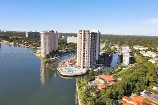 1800 NE 114th St, Miami, FL 33181 - Photo 18