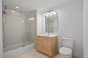 16385 Biscayne Blvd, North Miami Beach, FL 33160 - Photo 12