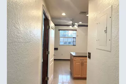 420 E 1st Ave #B204, Hialeah, FL 33010 - Photo 4