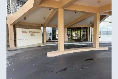 1200 Saint Charles Pl #321, Pembroke Pines, FL 33026 - Photo 18