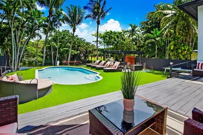 11975 W Biscayne Canal Rd, Miami, FL 33161 - Photo 6