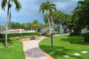 303 Racquet Club Rd, Weston, FL 33326 - Photo 34