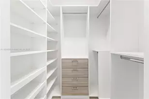 8001 NW 41st St, Doral, FL 33166 - Photo 20