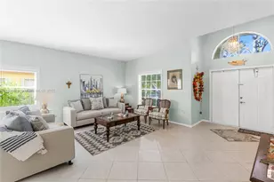 1071 NW 184th Terrace, Pembroke Pines, FL 33029 - Photo 4