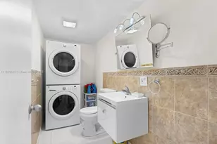 3731 N Country Club Dr, Aventura, FL 33180 - Photo 20