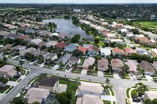 2271 NW 159th Ave, Pembroke Pines, FL 33028 - Photo 4