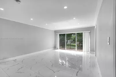 7101 W Sunrise Blvd #A2, Plantation, FL 33313 - Photo 2