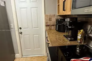 11411 NW 37th Pl, Sunrise, FL 33323 - Photo 10