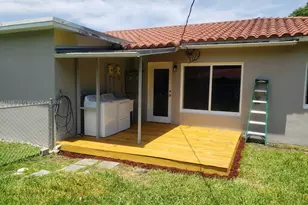 11020 NE 10th Ave, Biscayne Park, FL 33161 - Photo 14