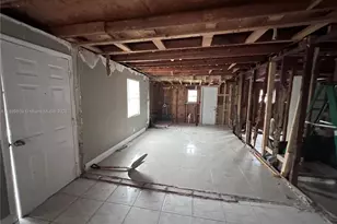 2760 NW 11th Ct, Fort Lauderdale, FL 33311 - Photo 4