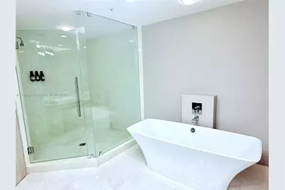 17111 Biscayne Blvd #409, North Miami Beach, FL 33160 - Photo 16