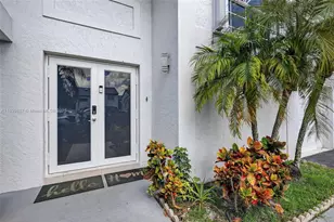 221 NE 212th St, Miami, FL 33179 - Photo 2
