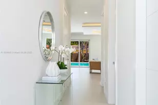 734 NE 14th Ave, Fort Lauderdale, FL 33304 - Photo 2