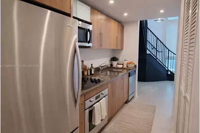 300 S Biscayne Blvd #L-1004, Miami, FL 33131 - Photo 4