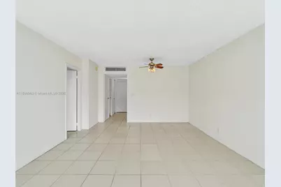 20500 W Country Club Dr #203, Aventura, FL 33180 - Photo 14