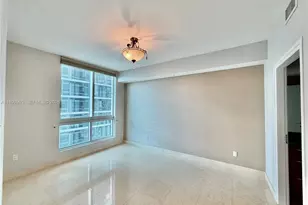 300 S Biscayne Blvd, Miami, FL 33131 - Photo 12