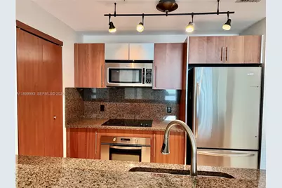 300 S Biscayne Blvd #2006, Miami, FL 33131 - Photo 10