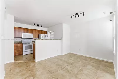 1000 Crystal Way #E, Delray Beach, FL 33444 - Photo 8