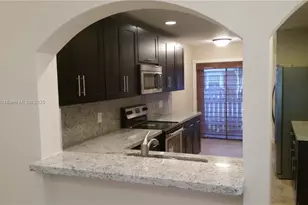 11071 SW 11th Pl, Davie, FL 33324 - Photo 4