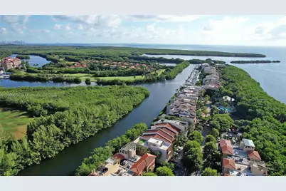 6223 Paradise Point Dr, Palmetto Bay, FL 33157 - Photo 4