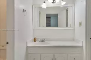 100 Lincoln Rd, Miami Beach, FL 33139 - Photo 14