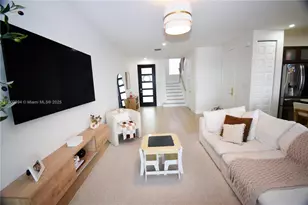 15593 NW 91st Ct, Miami Lakes, FL 33018 - Photo 10