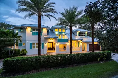 545 SW Indianola St, Stuart, FL 34994 - Photo 2