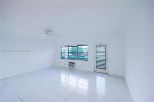 303 Preston H, Boca Raton, FL 33434 - Photo 6