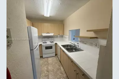 9678 Fontainebleau Blvd #310, Miami, FL 33172 - Photo 16