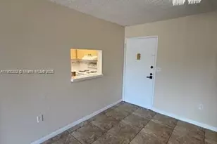 9678 Fontainebleau Blvd, Miami, FL 33172 - Photo 10