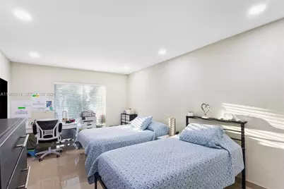 5665 W 20th Ave #212, Hialeah, FL 33012 - Photo 10