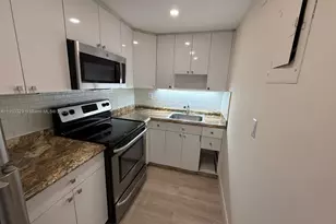 900 NE 18th Ave, Fort Lauderdale, FL 33304 - Photo 14