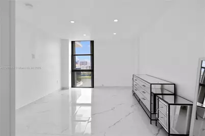 3675 N Country Club Dr #2008, Aventura, FL 33180 - Photo 22