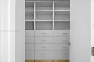 3675 N Country Club Dr, Aventura, FL 33180 - Photo 30