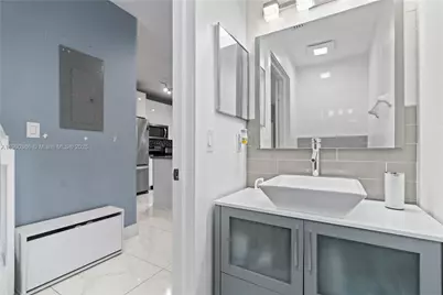 1621 SE 30th St #-, Homestead, FL 33035 - Photo 6