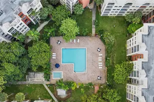 8160 Geneva Ct, Doral, FL 33166 - Photo 4