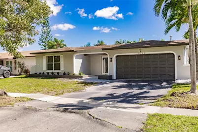 10760 NW 29th Mnr, Sunrise, FL 33322 - Photo 2
