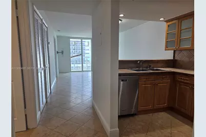 5880 Collins Ave #806, Miami Beach, FL 33140 - Photo 4