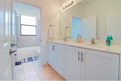 21016 NE 2nd Ct, Miami, FL 33179 - Photo 34