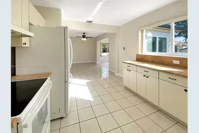 7910 SW 17th Ter, Miami, FL 33155 - Photo 12