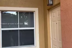 981 SW 143rd Ave, Pembroke Pines, FL 33027 - Photo 2