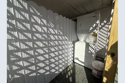 1120 NW 32nd Ct #BACK, Miami, FL 33125 - Photo 10