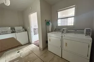 6005 Del Lago Cir, Sunrise, FL 33313 - Photo 22