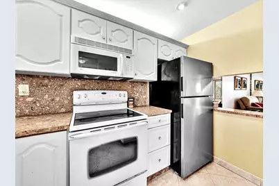 8465 Sunrise Lakes Blvd #212, Sunrise, FL 33322 - Photo 2